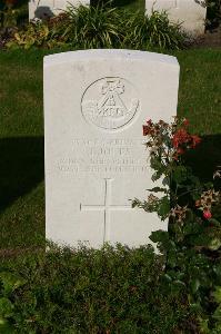 Dozinghem Military Cemetery - Jones, J